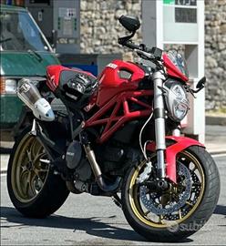 Ducati Monster 796 plus