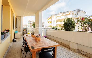 TRILOCALE RECENTE COSTRUZIONE CON TERRAZZO