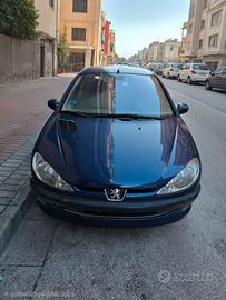 Peugeot 206 benzina  anno 2004
