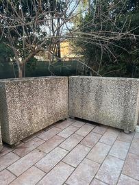 Vasi in cemento granigliato da esterno – 70€ cad.