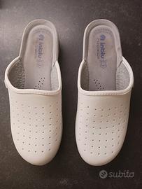 zoccoli per ospedale  nr. 40 bianchi 