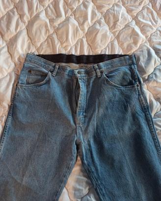25 Jeans Wrangler Mix Stock Pari a Nuovo