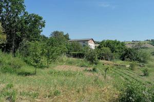 Rustico / Casale di 400 m² con più di 5 locali a P