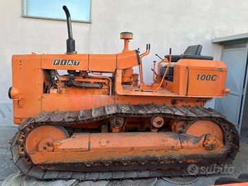 Fiat 100C cingolato con aratro 3BT