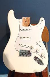 Body Stratocaster Bianco