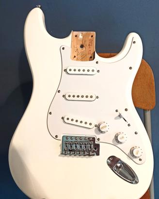 Body Stratocaster Bianco