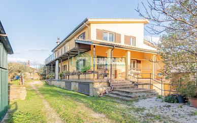 Villa Unifamiliare con ampio giardino zona central