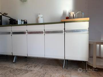 la cucina vintage in metallo