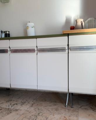 la cucina vintage in metallo
