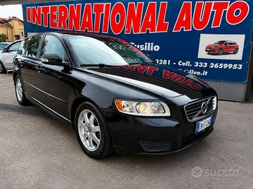 Volvo V50 D2 R-design