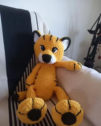 Pupazzo leone fatto a mano