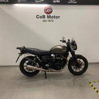 TRIUMPH STREET TWIN 900