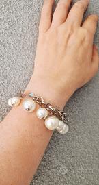 Bracciale ciondoli perle bianche 