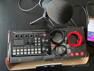 Console e microfono dj