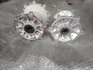 Coppia mozzi Aprilia Caponord 1000.
