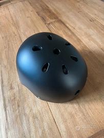 Set Casco Action Now (M) + ginocchiere Rollblade