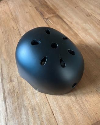 Set Casco Action Now (M) + ginocchiere Rollblade