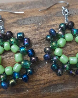 Orecchini di Vetro Verde Fatto a Mano