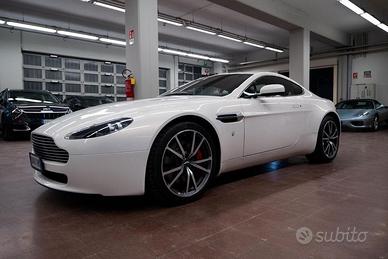 Aston Martin V8 Vantage ASTON MARTIN - V8 VANTAGE