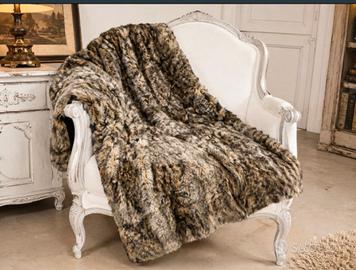 Splendida coperta/ tappeto color oro in coniglio