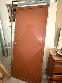 Due porte in ferrro