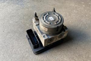 Centralina ABS Peugeot 208 1.2 del 2015 9806891780