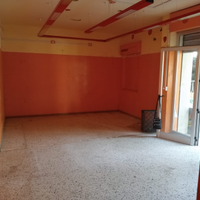 Locale uso ufficio/ristorante/pizzeria/bar/etc