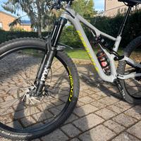Bici MTB enduro specialized stuntjumper FSR