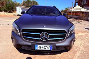 MERCEDES-BENZ GLA 200 d Automatic Premium