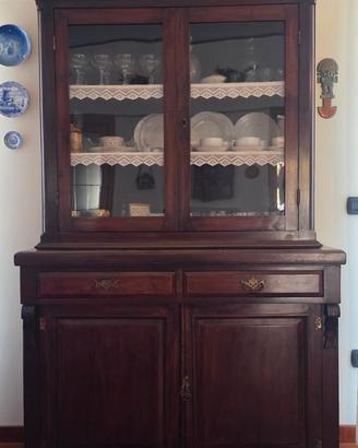Credenza cristalliera antica con vetrina in legno