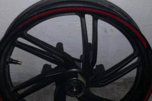 Cerchione Anteriore Honda SH 300-350 Pari al Nuovo