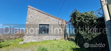 Casale ristrutturato con terreno DOC Solicchiata