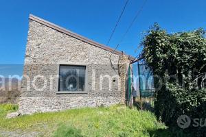 Casale ristrutturato con terreno DOC Solicchiata