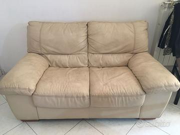 divano simil pelle