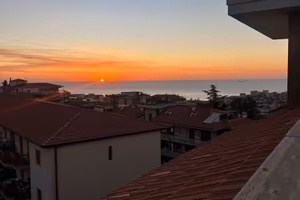 Mansarda due vani e mezzo vista mare in Residence