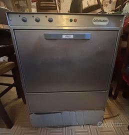 Lavastoviglie professionale