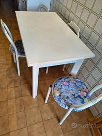 Tavolo rettangolare  bianco cucina con sedie