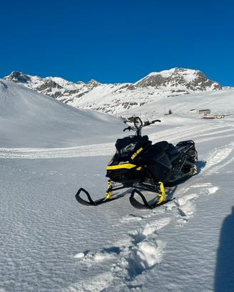 Skidoo summit 850