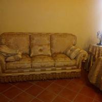 Divano classico 2 e 3 posti tessuti pregiati