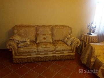 Divano classico 2 e 3 posti tessuti pregiati
