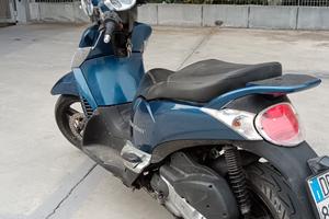 Moto Scarabeo 300 cc