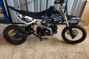 Pit bike