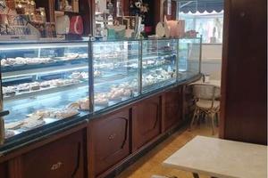 Fuorigrotta, storico bar Viale Augusto