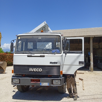 Iveco 330/30 targa gialla gomme