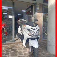 Yamaha majesty 400 .rate senza busta paga. permute