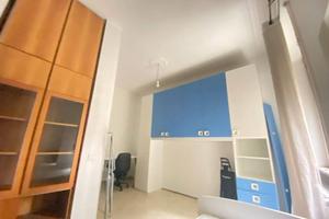 Stanza in appartamento di 150 m² a Milano