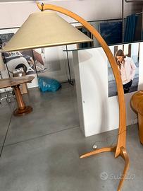 Lampada in legno di design