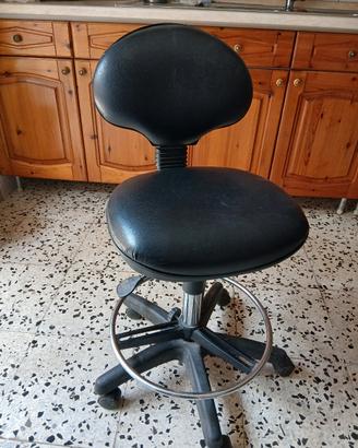 sgabello  con ruote 