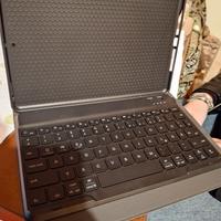 tastiera wireless nera con custodia per tablet
