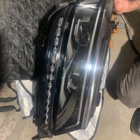 Faro ant dx  Tiguan 5NB941082A